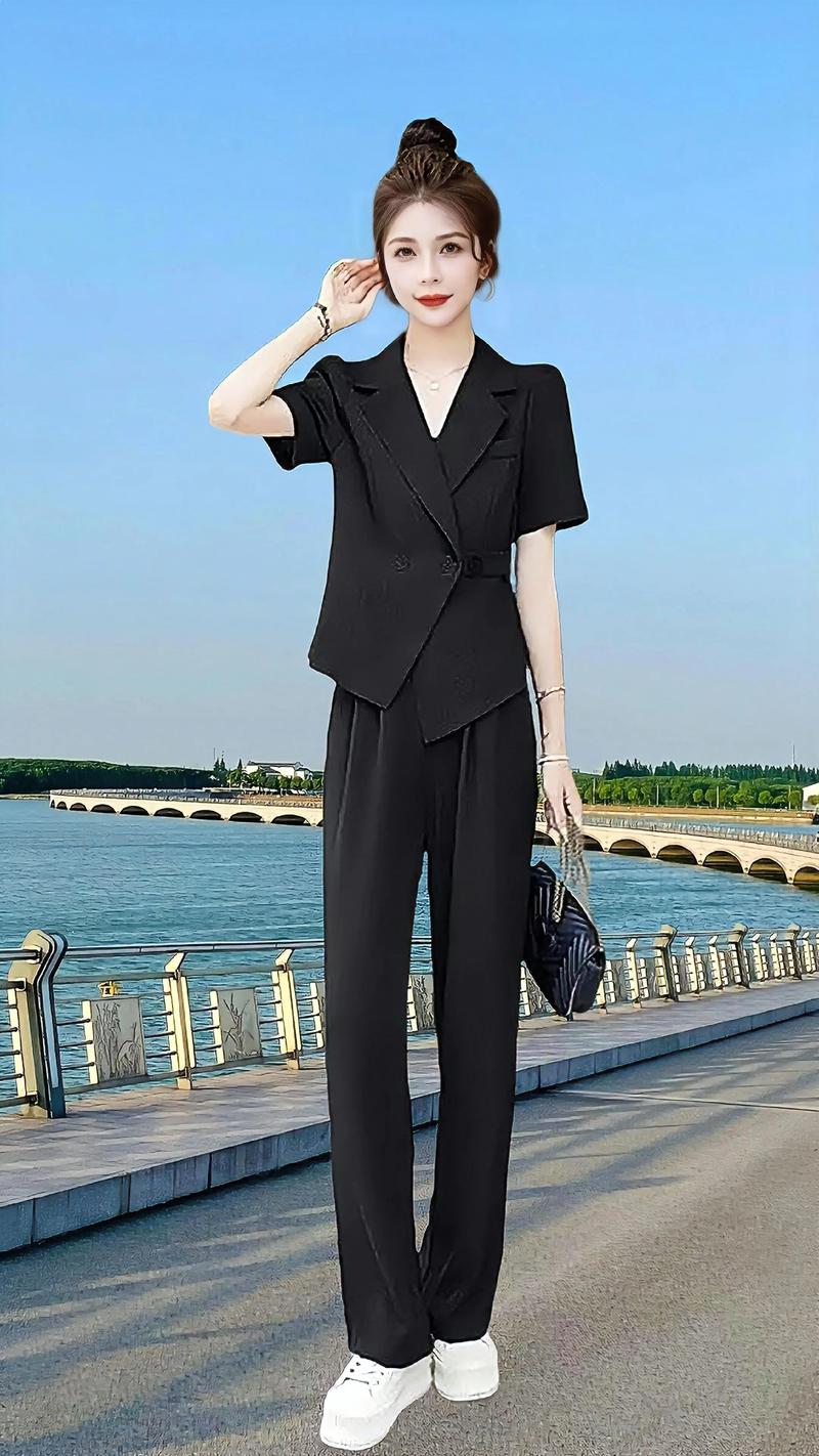 夏天西服怎么搭配