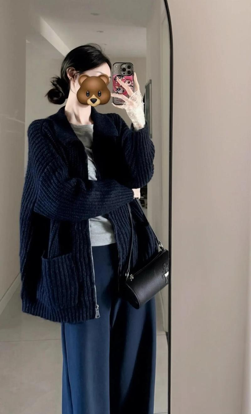 藏青色针织外套怎么搭配