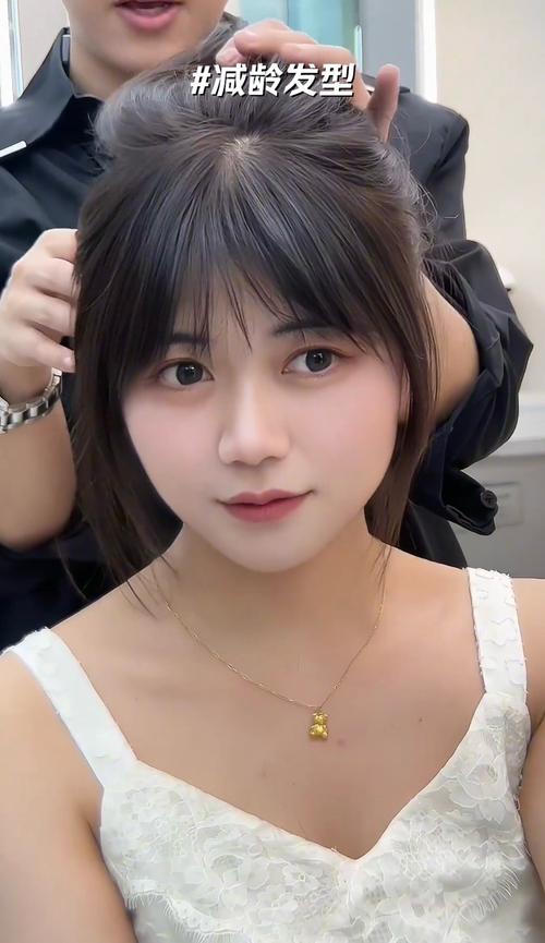 圆形脸适合什么发型女