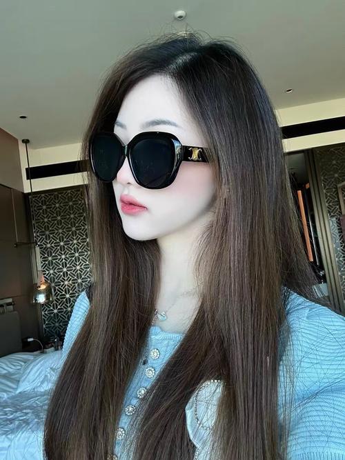 瓜子脸适合什么墨镜