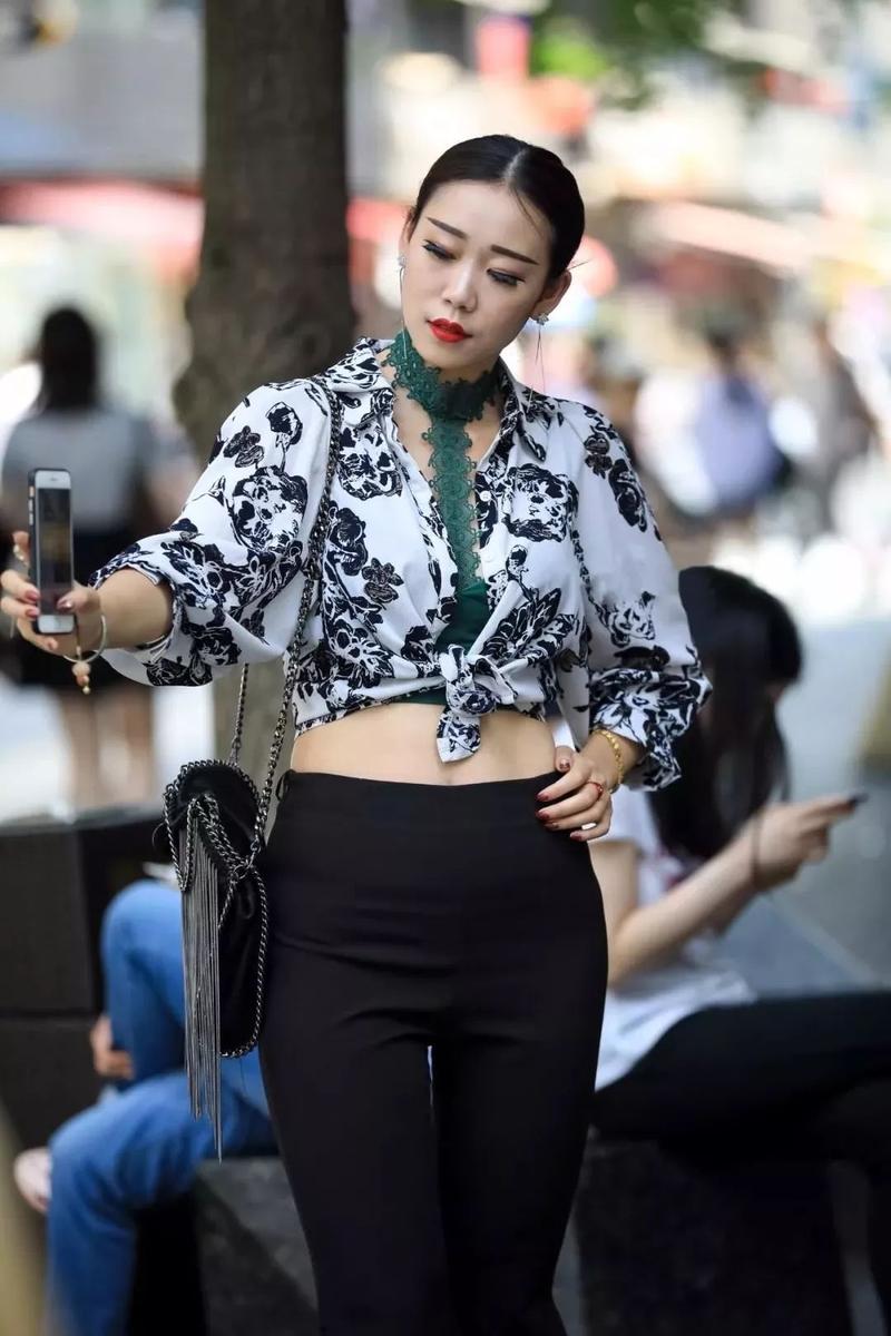 喇叭裤适合什么身材