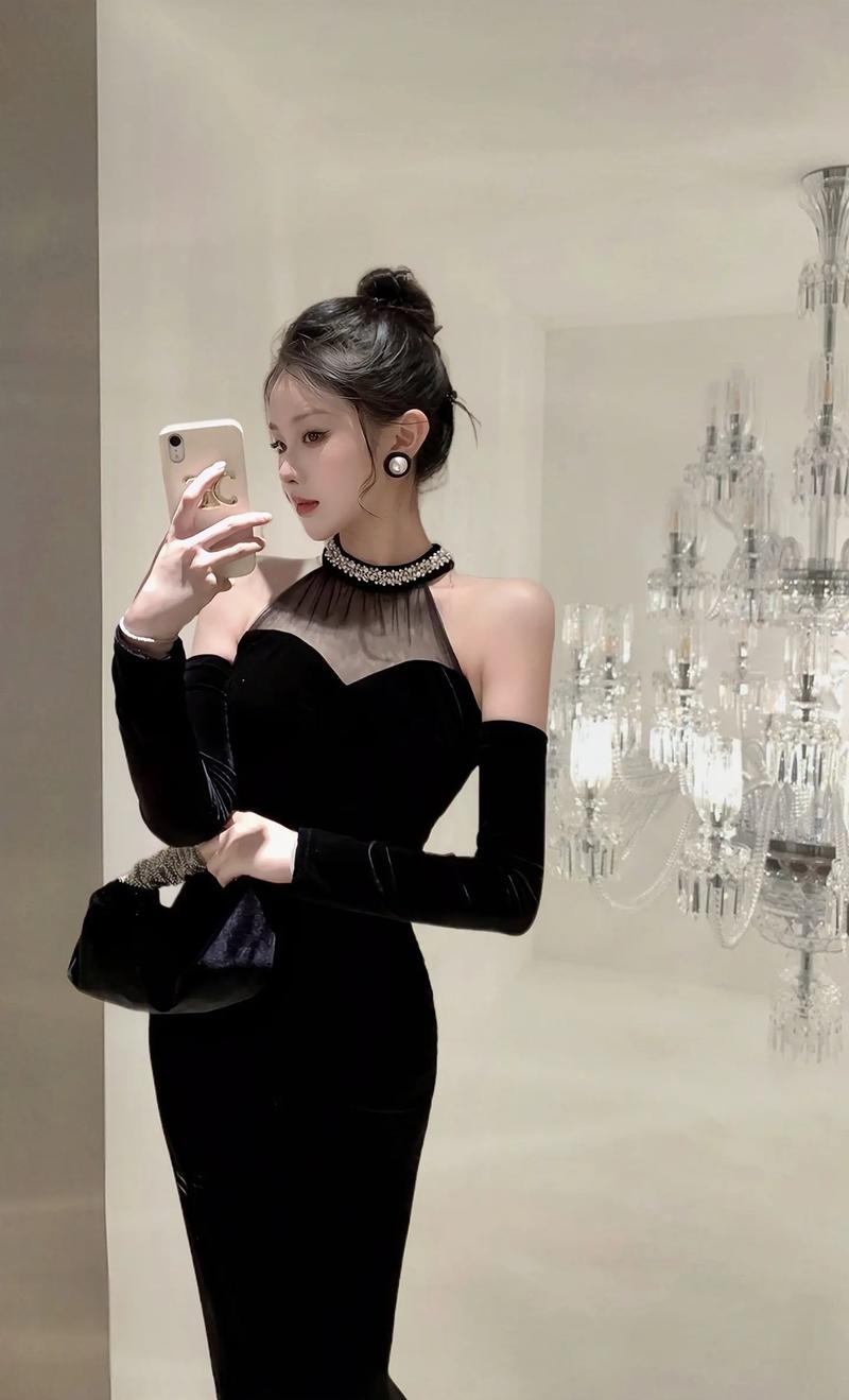 冬季怎么搭配黑纱裙