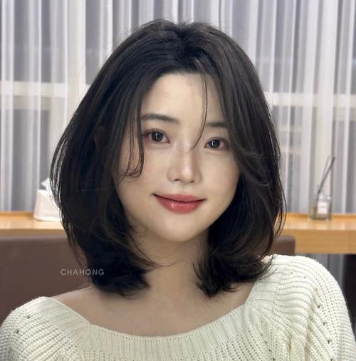 圆脸理什么发型好看