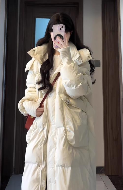a版长款羽绒服怎么搭配