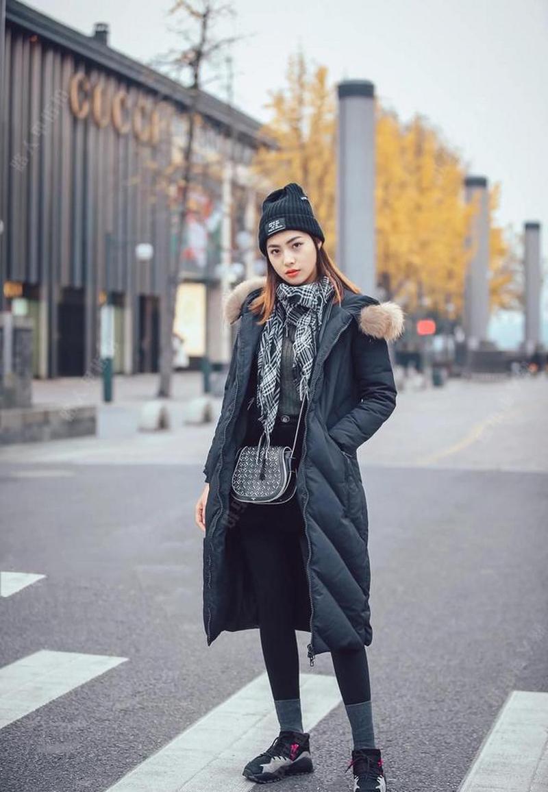a版长款羽绒服怎么搭配