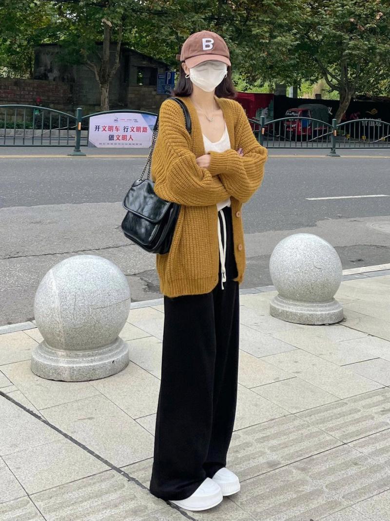 姜黄色毛衣开衫怎么搭配