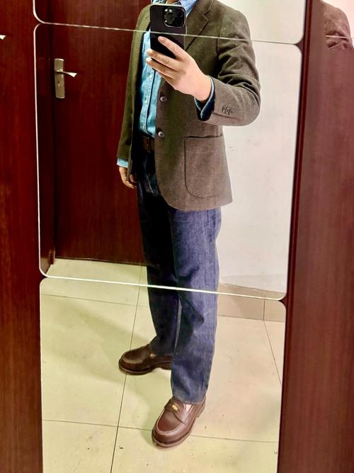 牛仔小西装怎么搭配