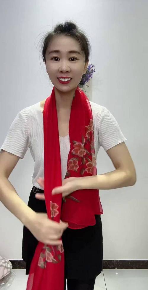 冬天怎么搭配丝巾好看