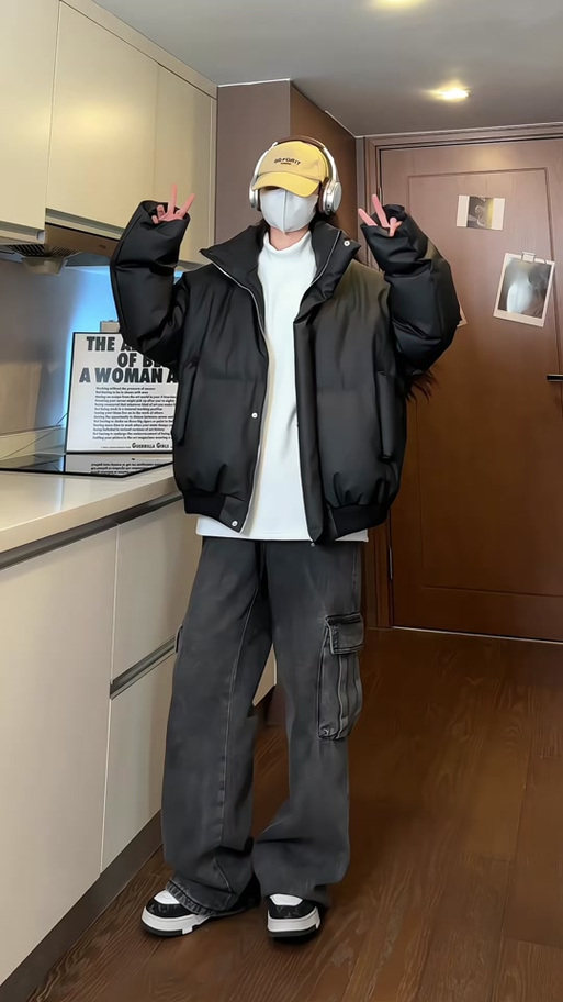 白色男士羊绒毛衣怎么搭配什么裤子和鞋子