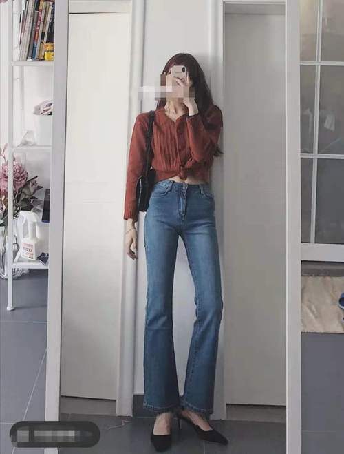 牛仔蓝裤子配什么上衣