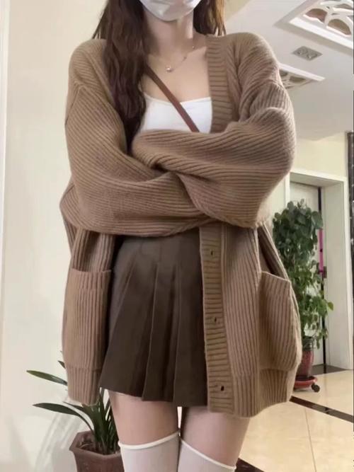 袖毛衣外套怎么搭配