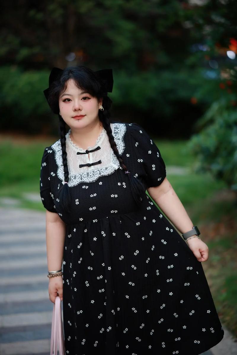 黑高胖怎么搭配衣服