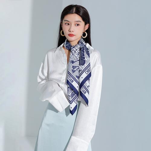 女孩子丝巾怎么搭配春夏