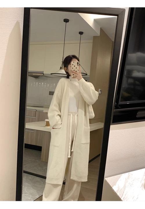 超长款毛衣怎么搭配衣服好看