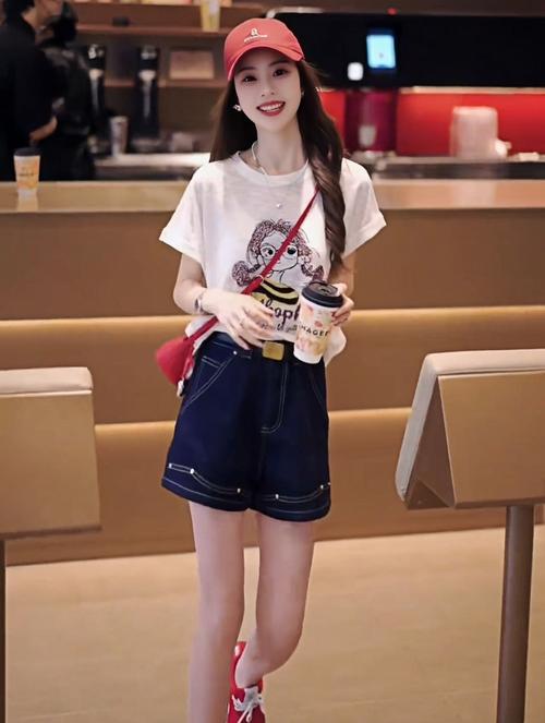 圆领牛仔裙怎么搭配好看图片