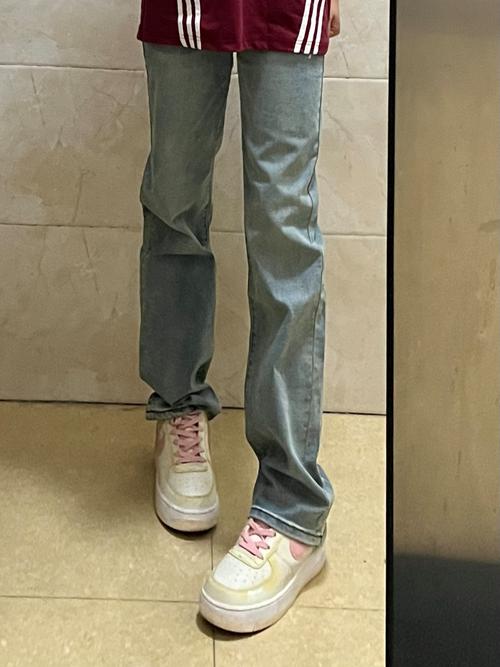 直筒裤配aj怎么搭配