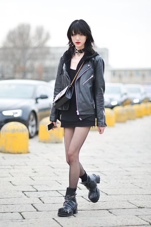 女士马丁靴怎么搭配裤子图片