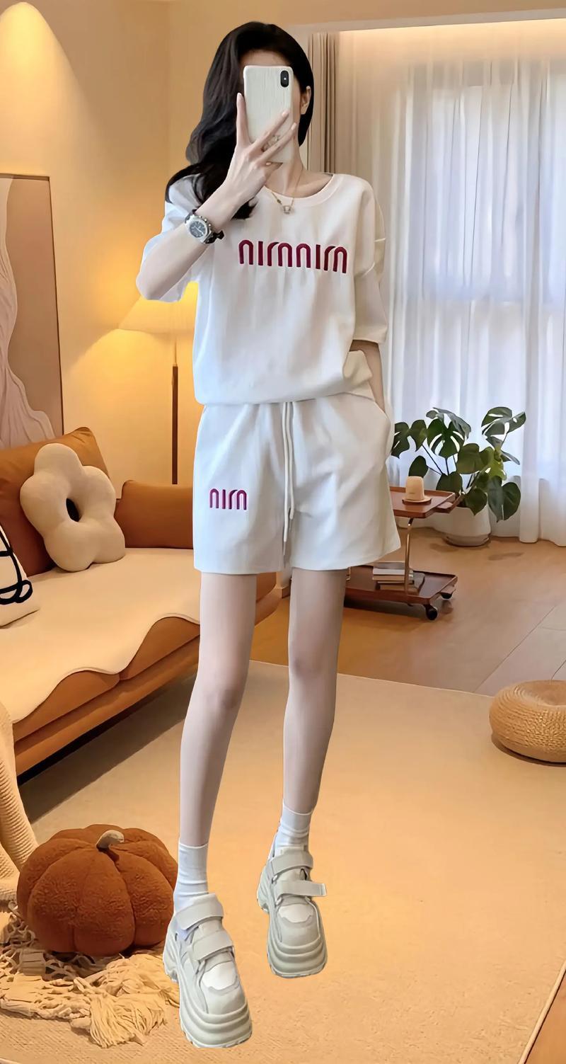 运动装衣服怎么搭配