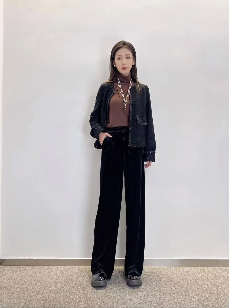 丝绒裤子配什么鞋