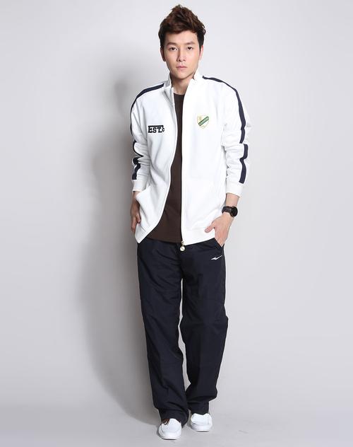 白色开衫怎么搭配衣服男