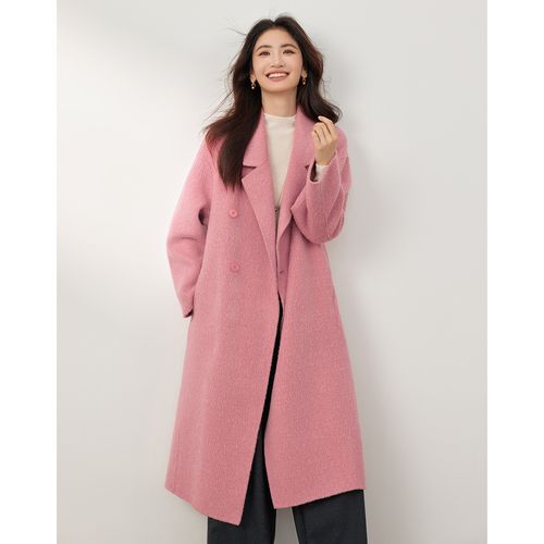 粉色的风衣怎么搭配衣服