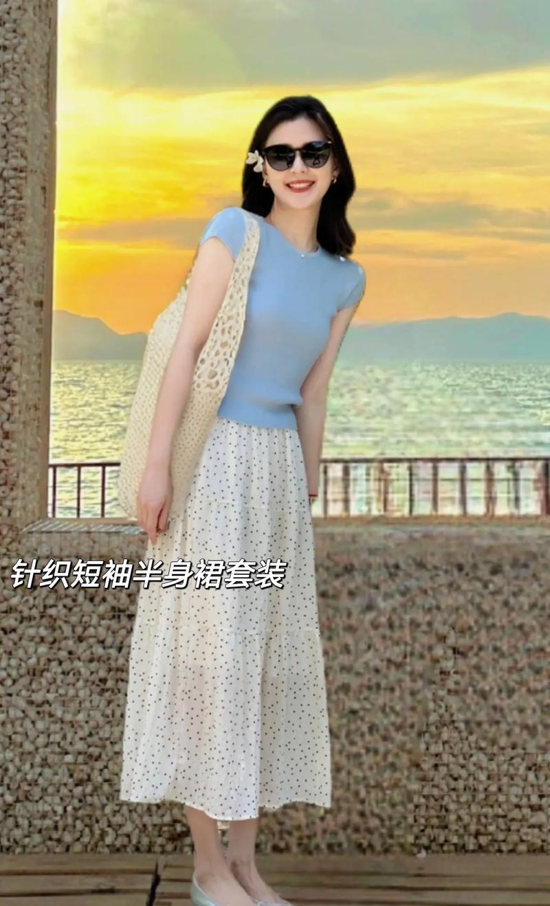短袖针织裙怎么搭配图片