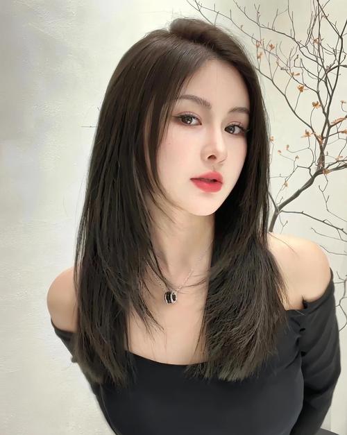 锁骨发什么颜色好看