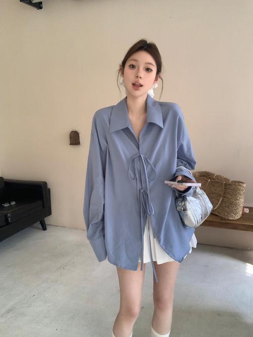 蝴蝶结领衬衣怎么搭配