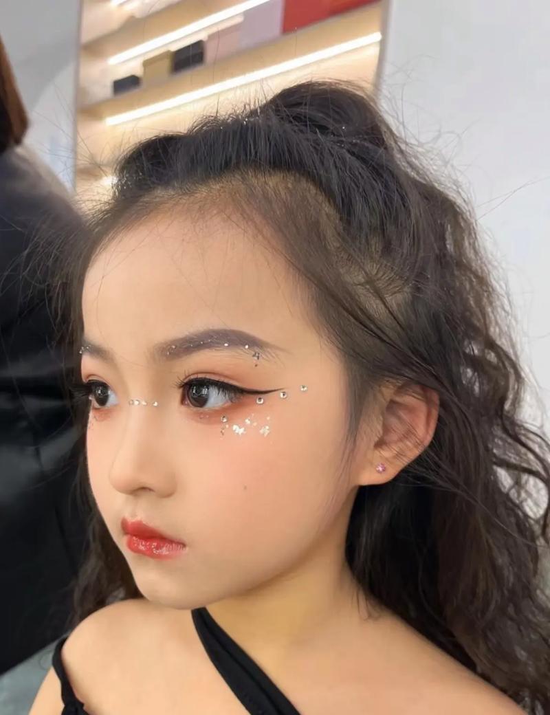 六一儿童节化什么妆