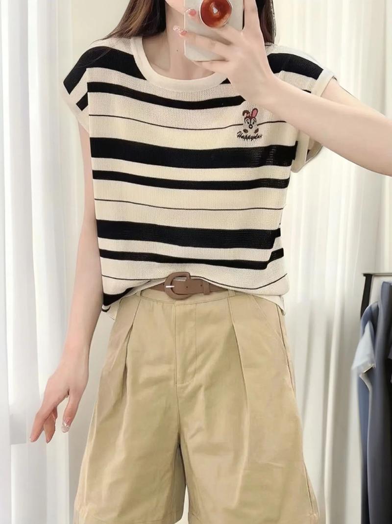 横条纹上衣怎么搭配