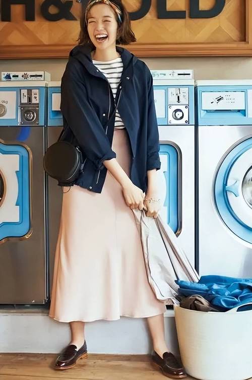 横条纹上衣怎么搭配