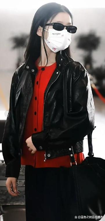 黑色皮衣内搭什么颜色