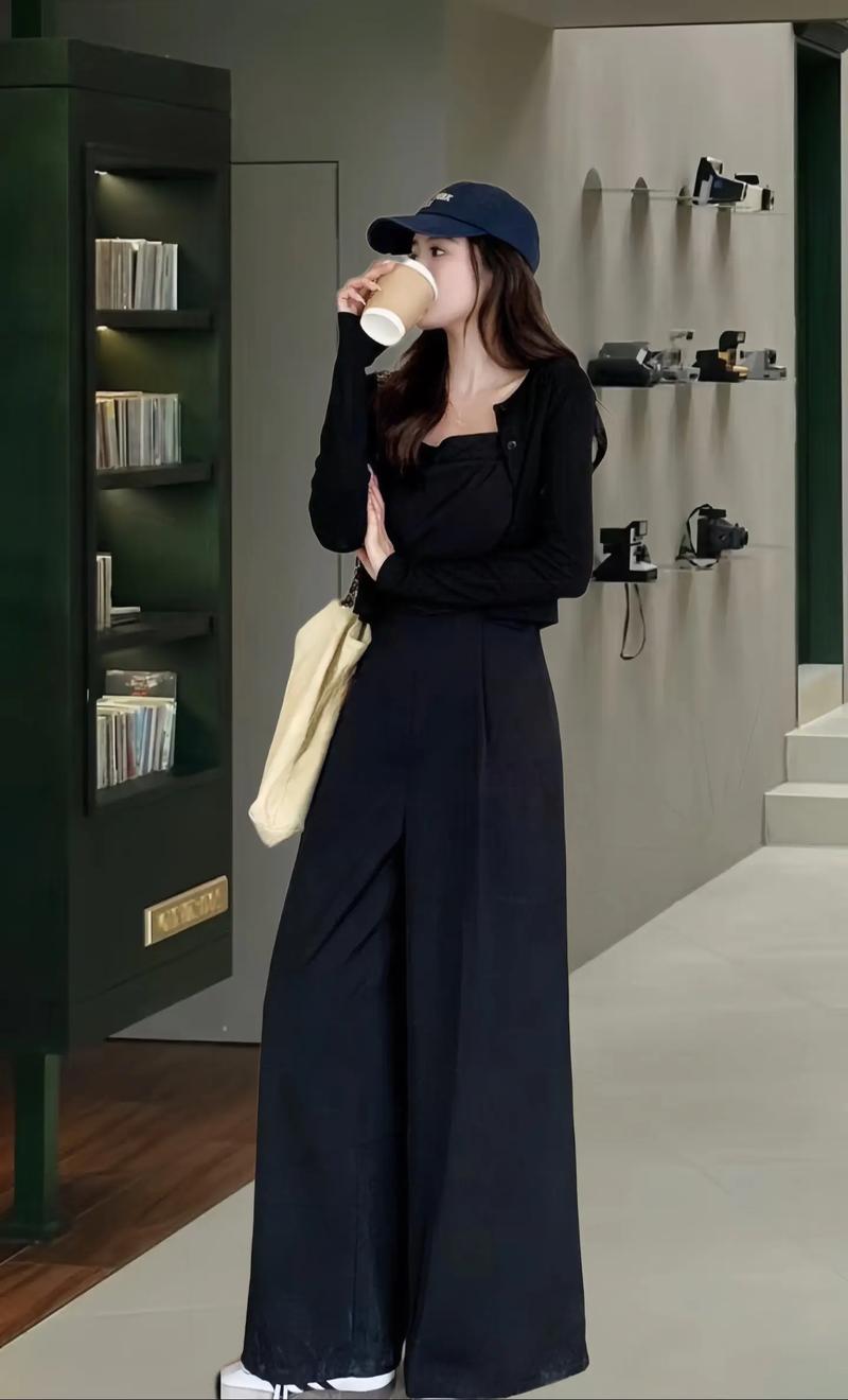 黑色外套怎么搭配衣服好看图片大全