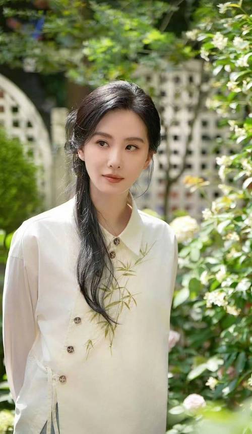 刘诗诗最新发型怎么弄的