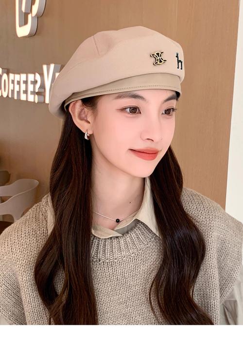 椭圆脸适合什么帽子