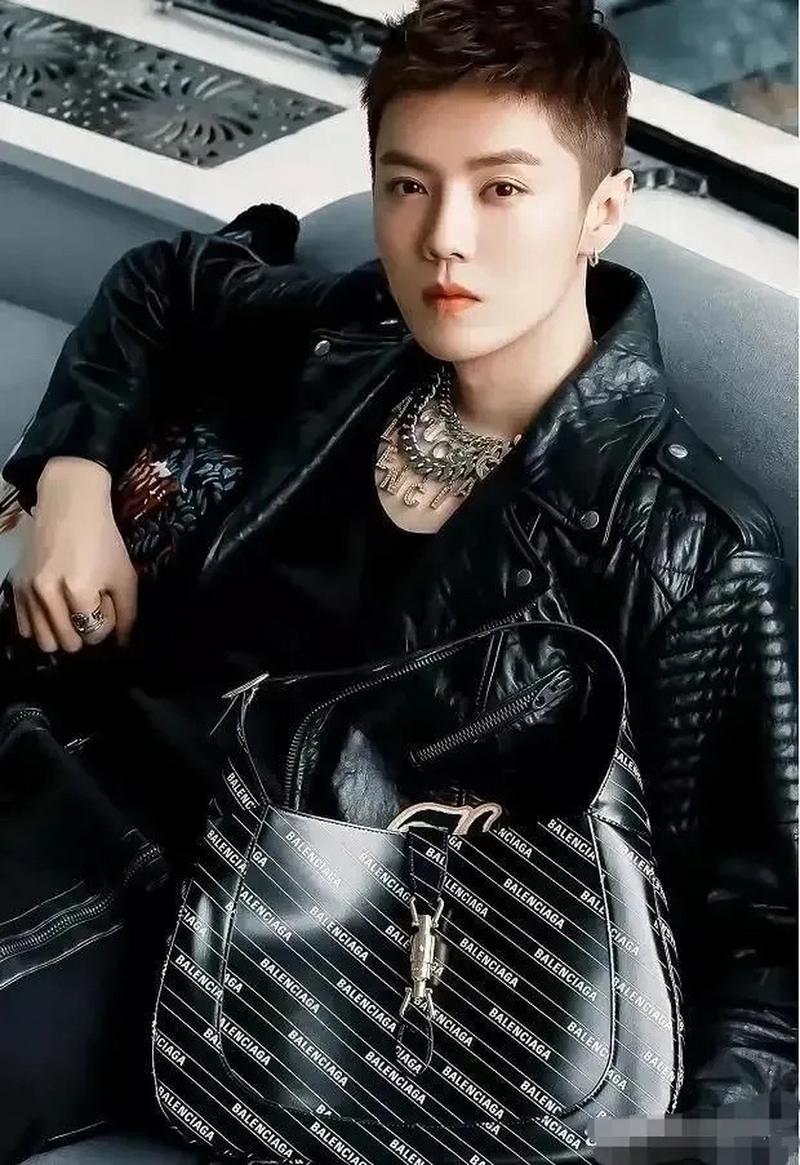 鹿晗跑男最新发型叫什么