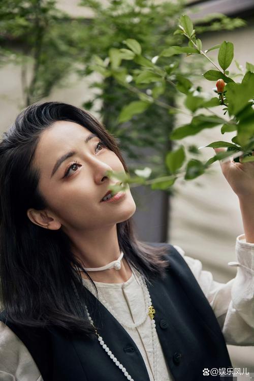 黄小蕾最新发型叫什么