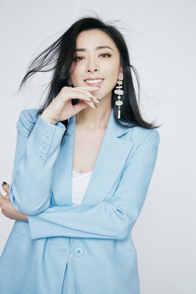 黄小蕾最新发型叫什么