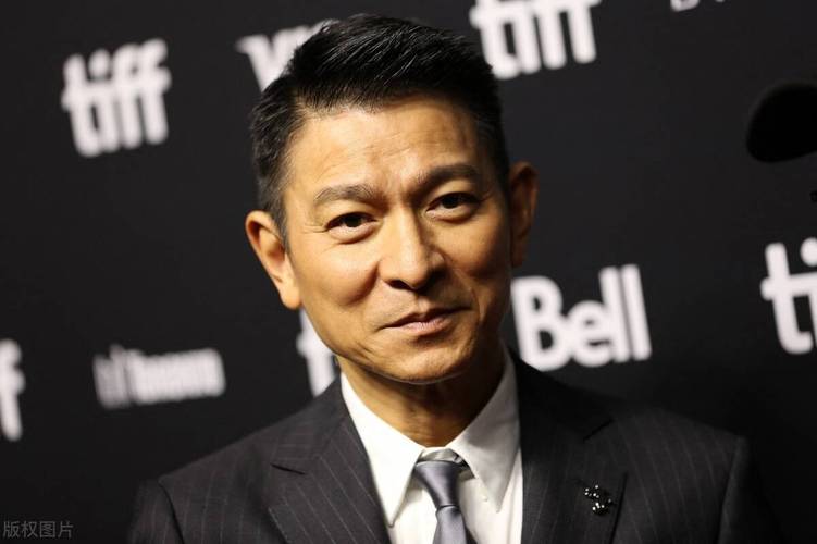 刘德华最新发型怎么弄的