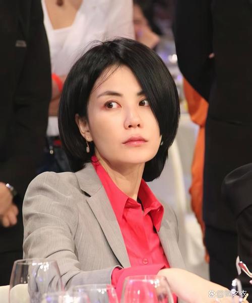 王菲最新发型怎么剪的