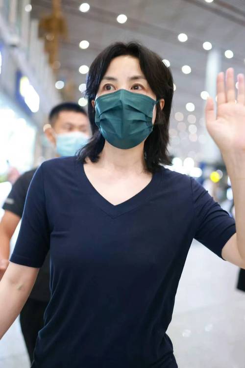 王菲最新发型怎么剪的