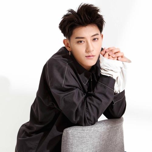 黄子韬最新发型叫什么
