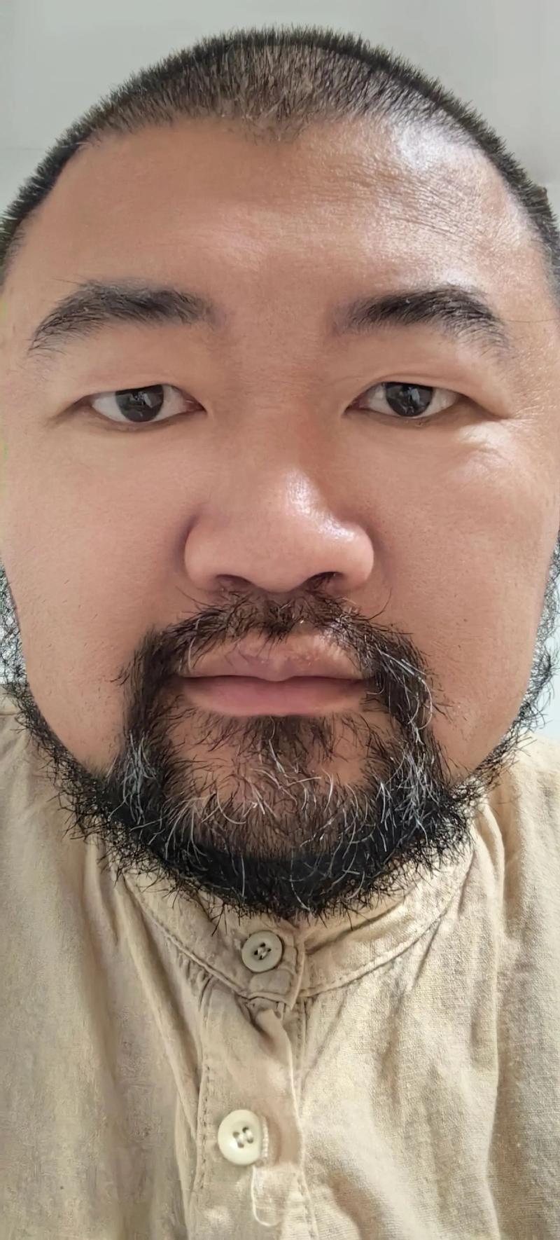 为什么男生长胡子