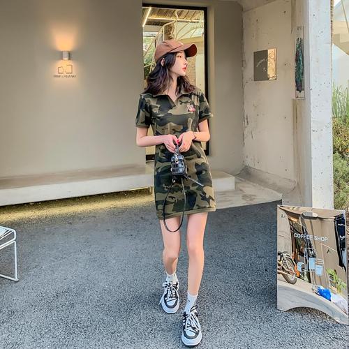 迷彩连衣裙怎么搭配