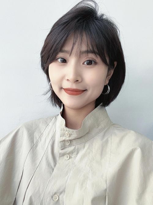 额头高适合什么发型女