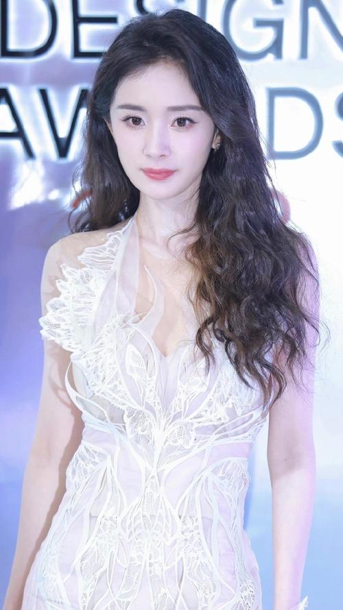 杨幂的最新发型叫什么