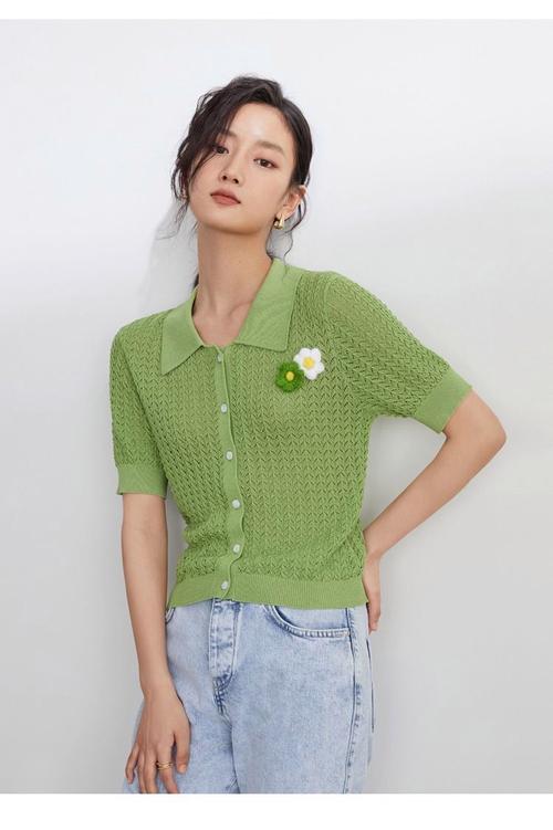 绿色宽松t恤怎么搭配外套