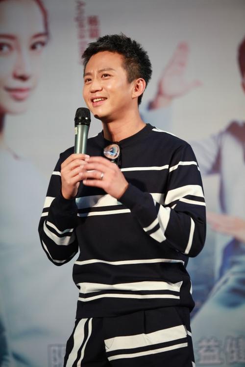 最新跑男邓超发型叫什么