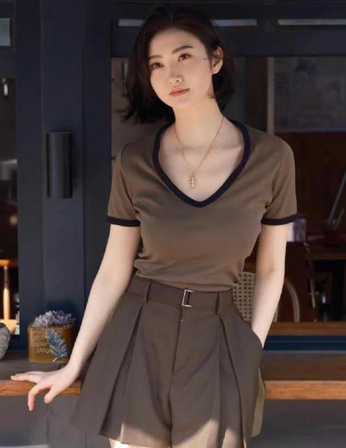 什么是倒三角身材