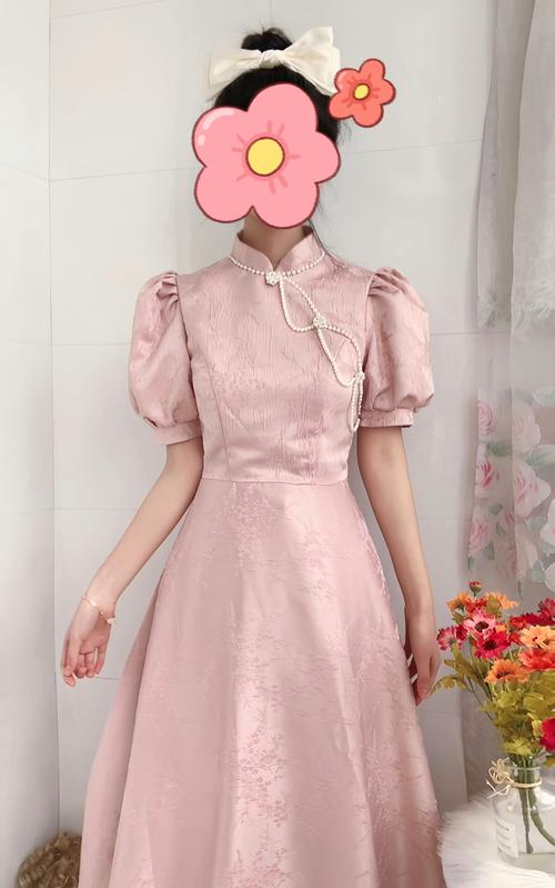 订婚穿什么颜色的衣服